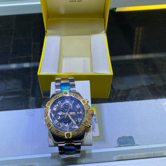 Watch - Picture 3 of 5